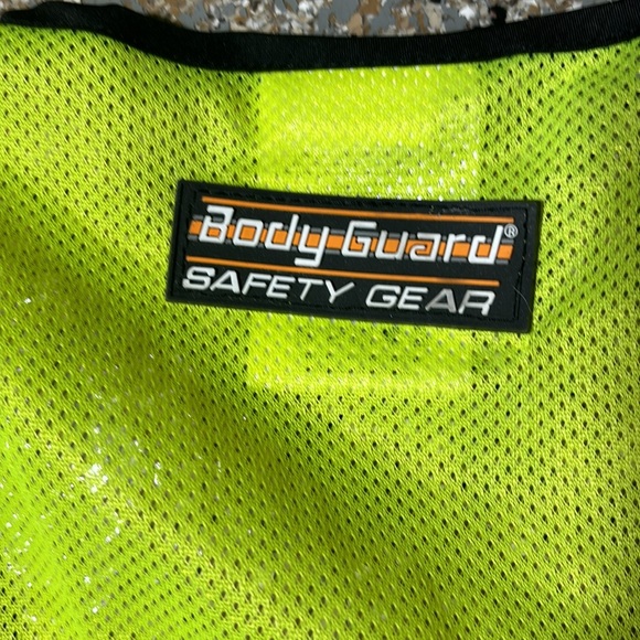 NWT Body Guard Safety Gear Yellow Reflective Vests - Picture 4 of 4